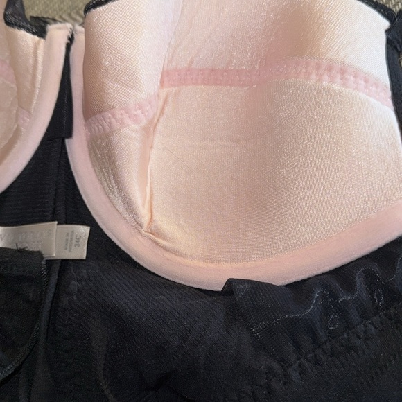 Victoria’s Secret Ruched Lace Corset Top SZ 34C - Picture 12 of 12